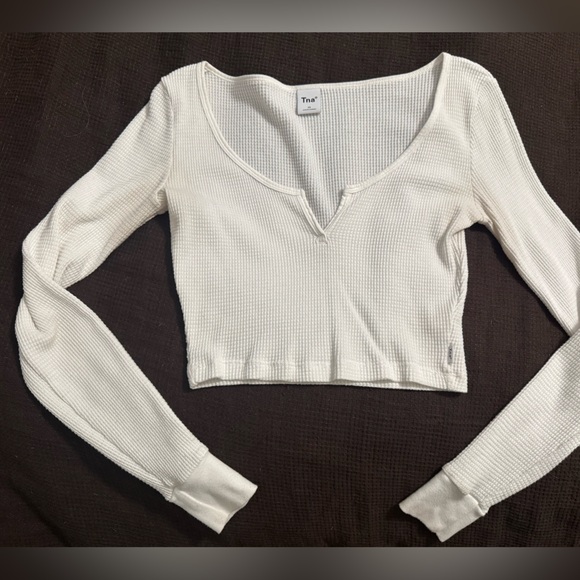TNA by Aritzia crop Henley - Picture 3 of 5